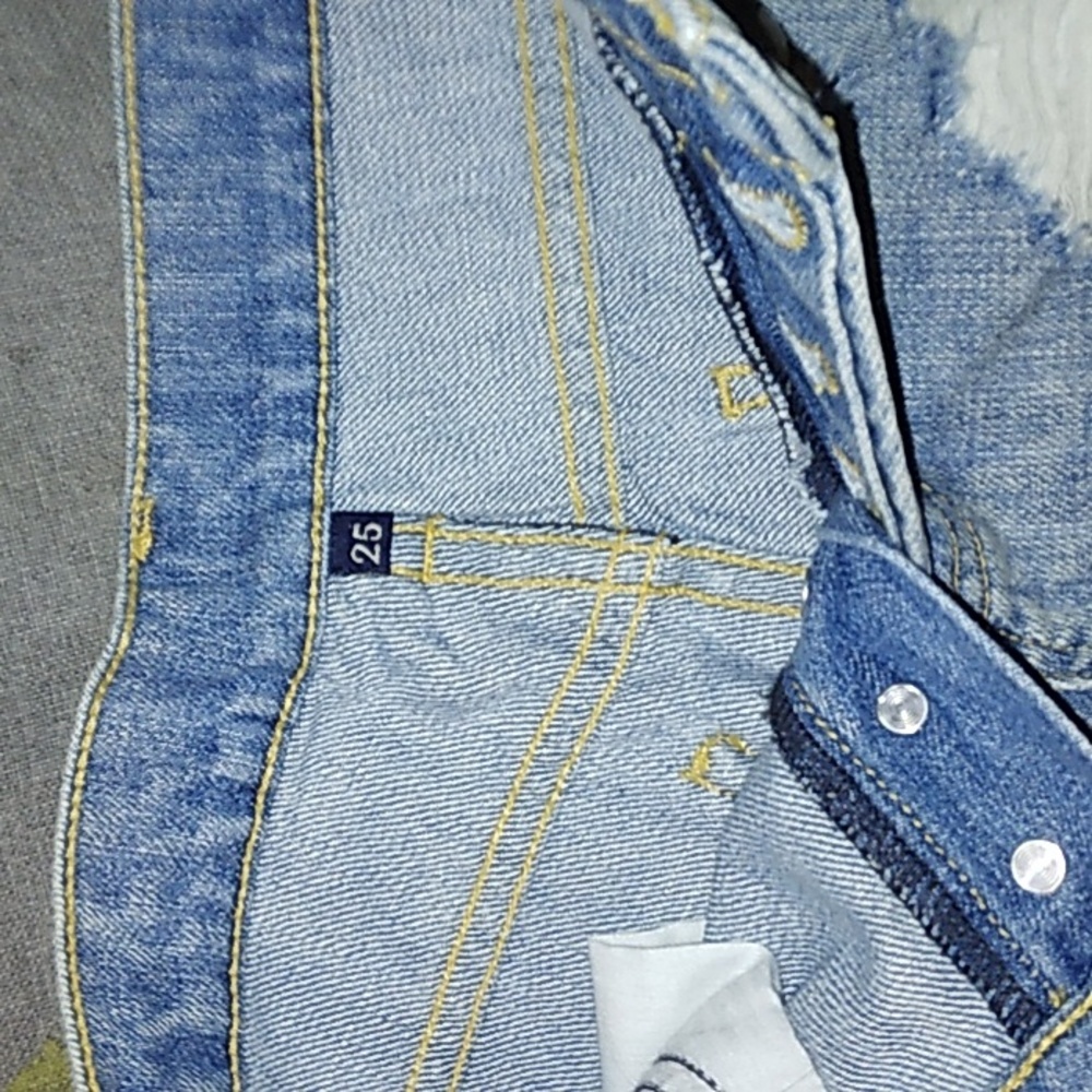 🤎💜🖤Carmar denim shorts very Unique. - Picture 5 of 5